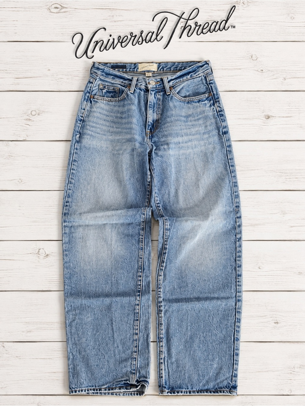 Universal Thread High-Rise Straight Jeans in Light Blue Wash